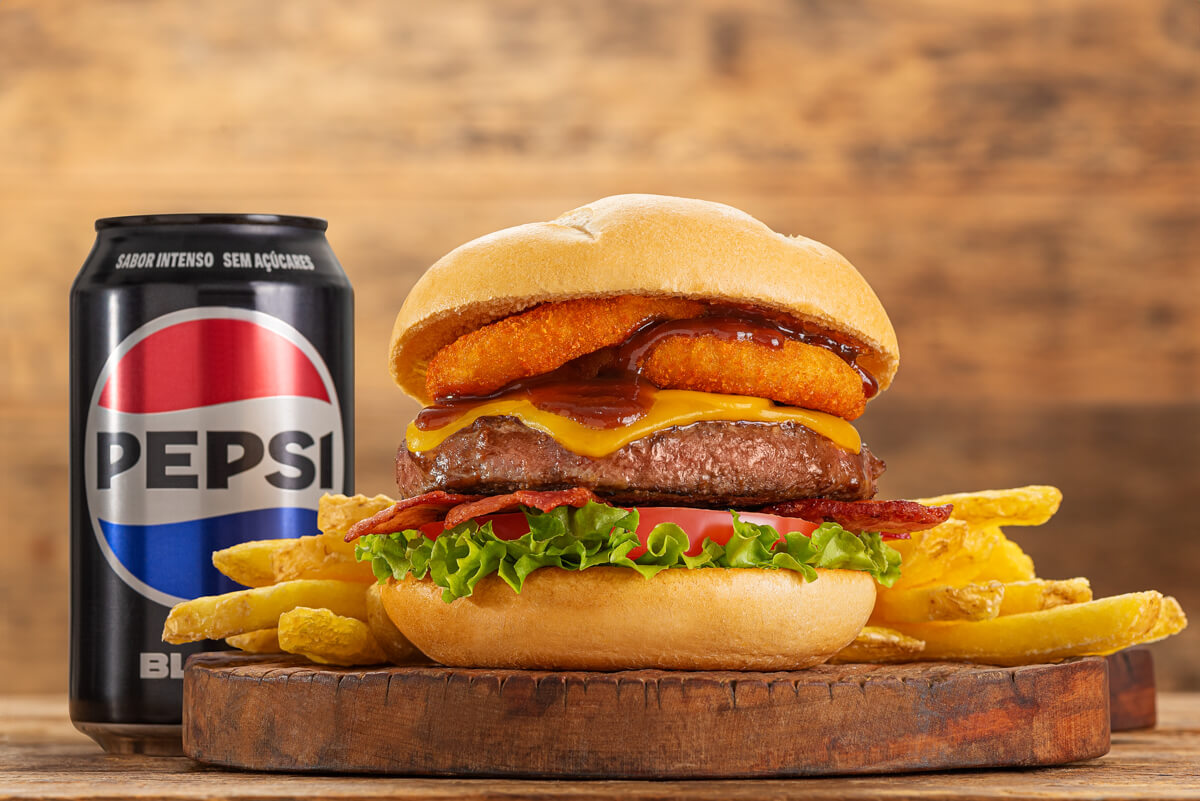 Fotografia de hambúrguer artesanal Montana Grill para cardápio de delivery – BenHur Studio Campinas
